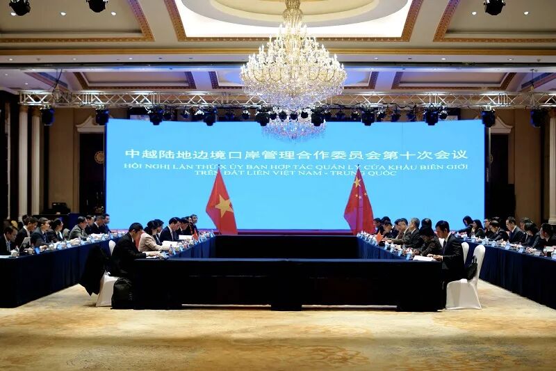 海关总署副署长张宝峰出席中越陆地边境口岸管理合作委员会第十次会议